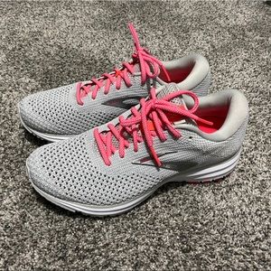 Brooks Revel 2 NWOT